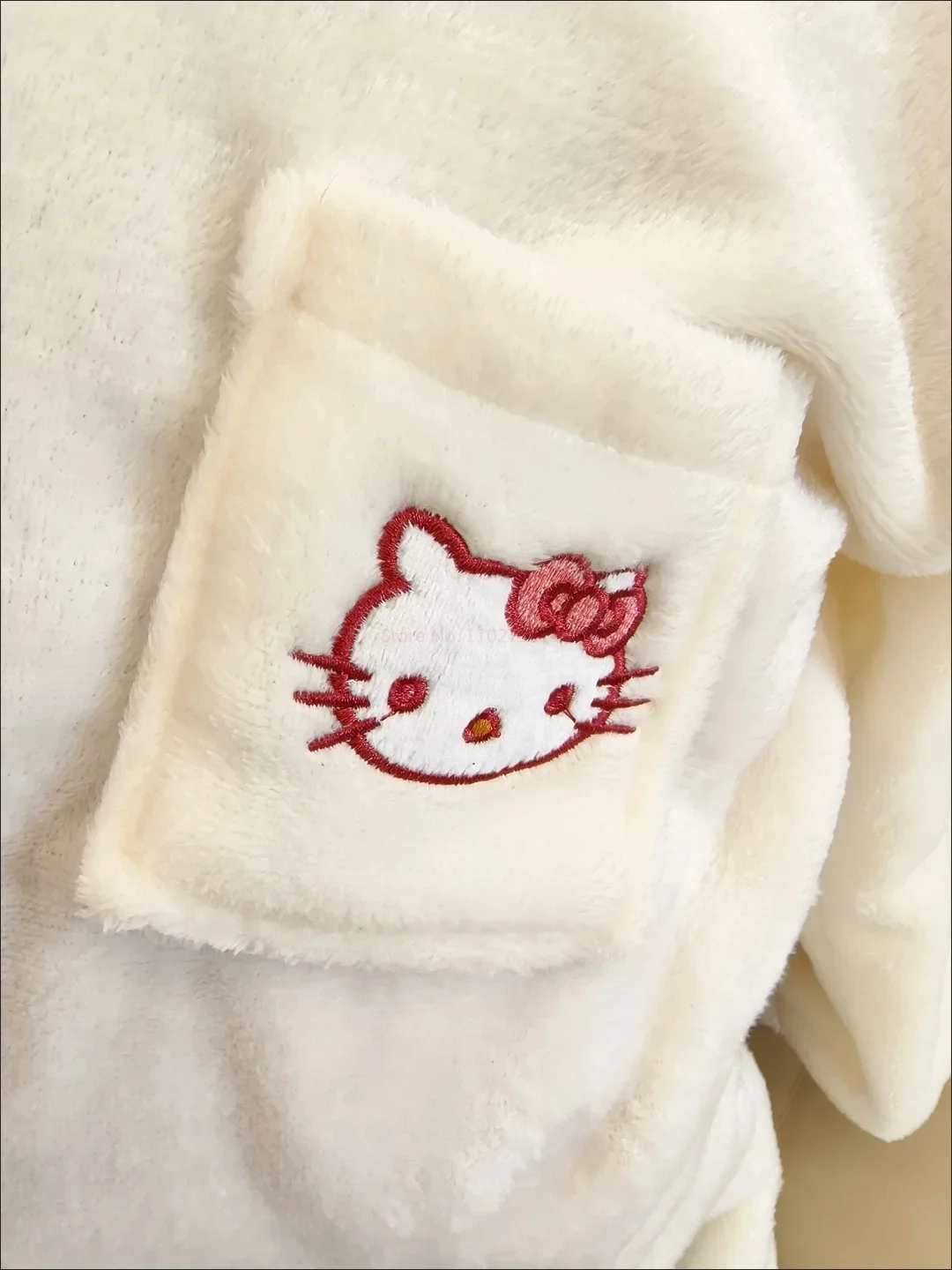 hot Sanrio Cartoon Japanese Hello Kitty Stuff Pajamas Female Flannel Winter The New Plus Thicken Velvet Sweet Keep Warm Pajamas